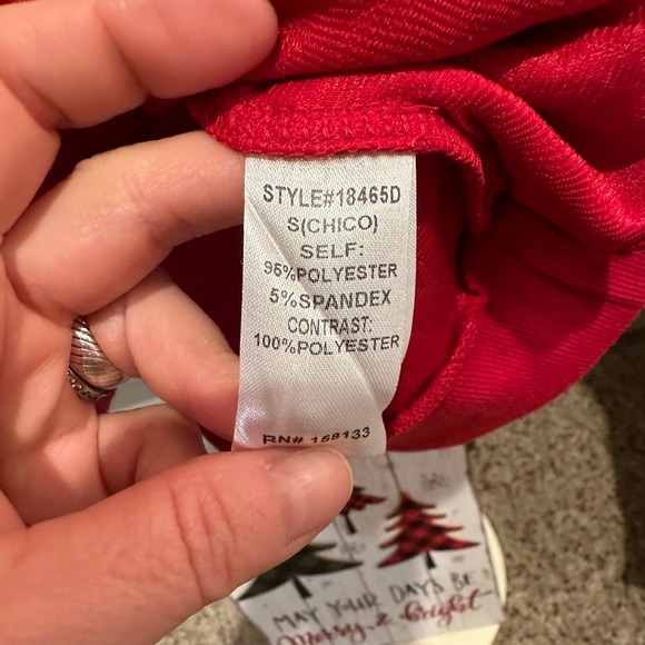 ☃️♥️Staccato New Red Cable knit sweatshirt small - Picture 4 of 4